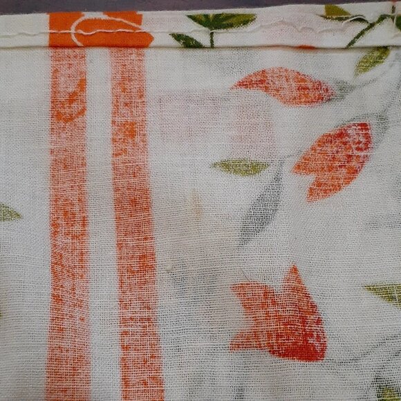 Flat Sheet Craft Cutter Fabric Mid Century Orange Fun Flowers 58" x 87" (flaw) - Picture 4 of 10
